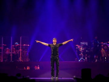 Enrique Iglesias durante un concierto de la gira 'Live in Concerts' en Lisboa
