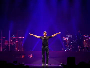 Enrique Iglesias durante un concierto de la gira 'Live in Concerts' en Lisboa Enrique Iglesias durante un concierto de la gira 'Live in Concerts' en Lisboa