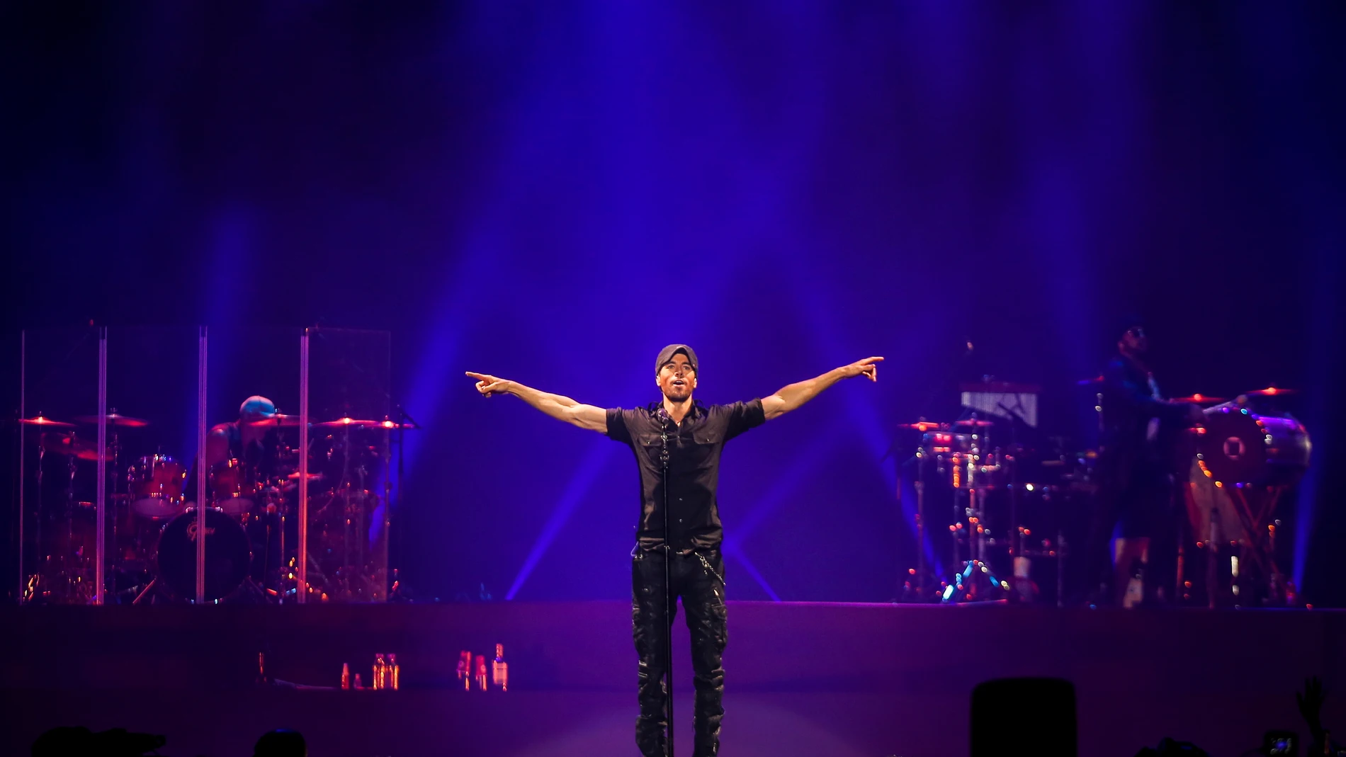 Enrique Iglesias durante un concierto de la gira &#39;Live in Concerts&#39; en Lisboa
