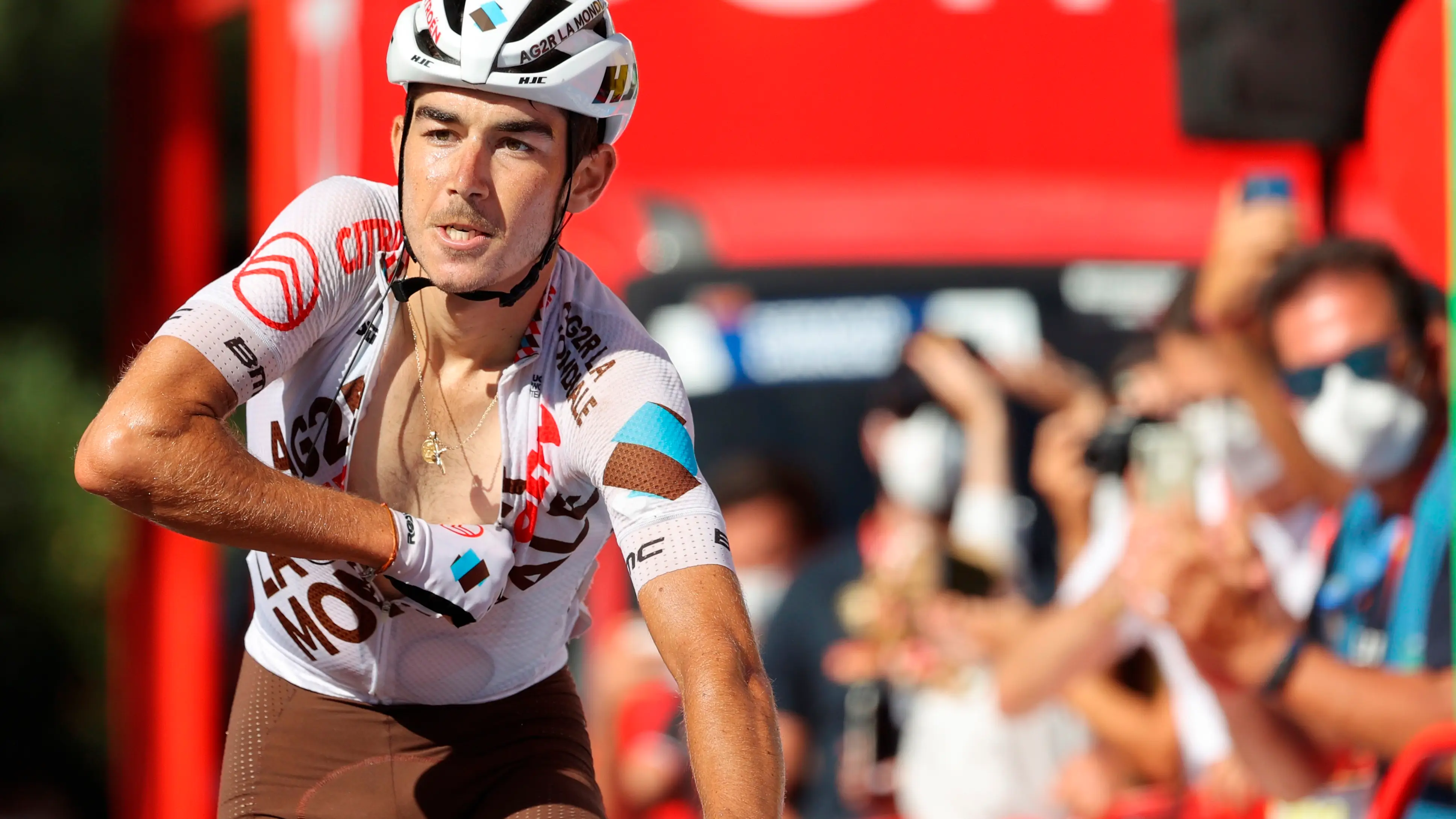 Champoussin sorprende en Herville y se impone a los favoritos y Roglic es campeón virtual de la Vuelta Champoussin sorprende en Herville y se impone a los favoritos y Roglic es campeón virtual de la Vuelta