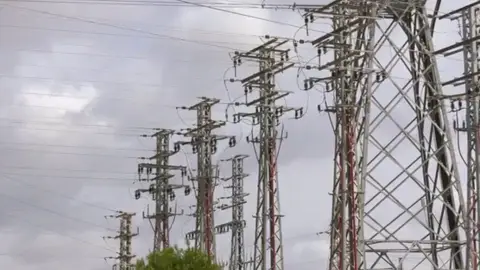 A3 Noticias Fin de Semana (04-09-21) El sábado más caro de la historia: el precio de la luz llegará hoy a los 134,89 euros por megavatio hora A3 Noticias Fin de Semana (04-09-21) El sábado más caro de la historia: el precio de la luz llegará hoy a los 134,89 euros por megavatio hora