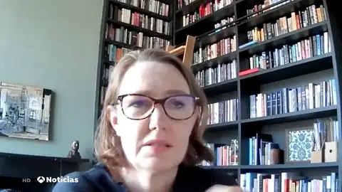 Paula Hawkins regresa con 'A fuego lento', tras el éxito de 'La chica del tren': "Es un libro de venganza" Paula Hawkins regresa con 'A fuego lento', tras el éxito de 'La chica del tren': "Es un libro de venganza"