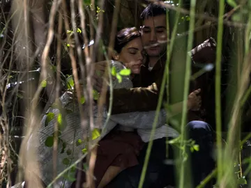 Descubre los cinco momentos más románticos de ‘Tierra Amarga’ Descubre los cinco momentos más románticos de ‘Tierra Amarga’