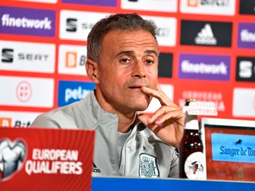 Luis Enrique, sobre la posible peineta a un aficionado español: "Os preocupa más el gesto que la violencia verbal" Luis Enrique, sobre la posible peineta a un aficionado español: "Os preocupa más el gesto que la violencia verbal"