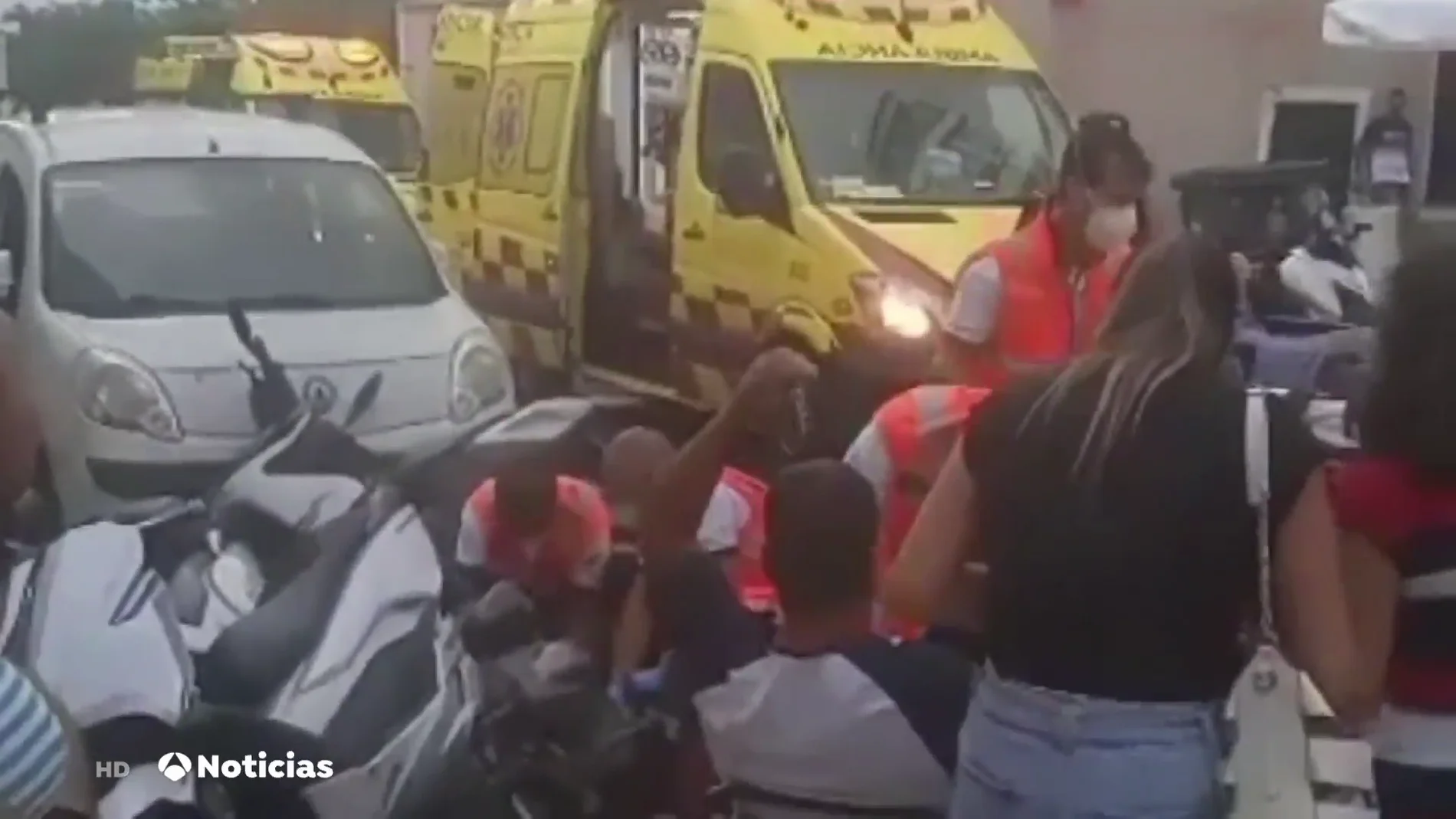 Un coche atropella a cinco personas que estaban en una terraza de un bar de Mahón, en Menorca
