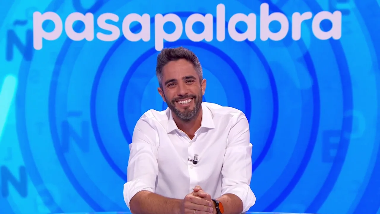 Roberto Leal agradece el premio a 'Pasapalabra' recibido en el FesTVal de Vitoria: "Ha sido un año muy bonito" Roberto Leal agradece el premio a 'Pasapalabra' recibido en el FesTVal de Vitoria: "Ha sido un año muy bonito"