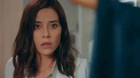 Volkan oculta algo: la prueba definitiva de Asya para sospechar de su marido Volkan oculta algo: la prueba definitiva de Asya para sospechar de su marido