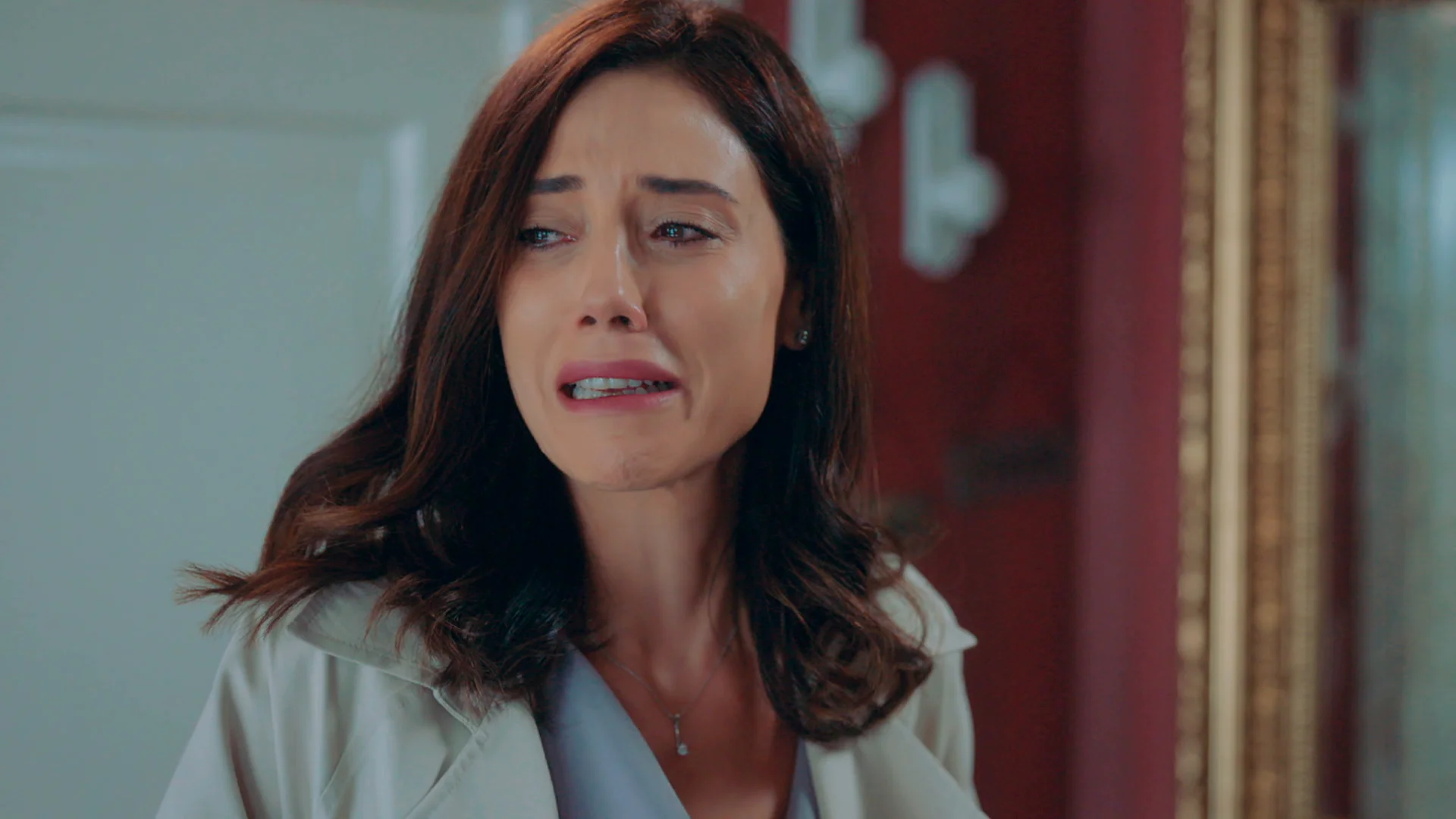 Nil se convierte en detective para Asya: “Volkan está con una mujer” 