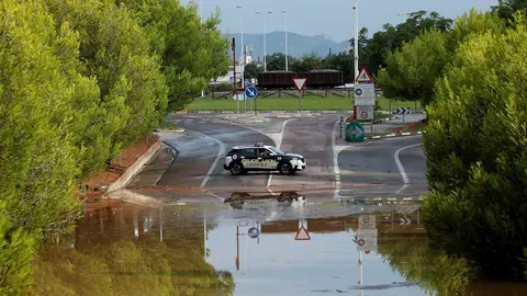 Las lluvias y las rachas de viento provocan inundaciones y desbordamientos en Mallorca Las lluvias y las rachas de viento provocan inundaciones y desbordamientos en Mallorca