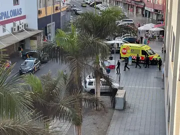 Gran Canaria: En estado crítico una niña de 2 años tras caer desde un segundo piso en Maspalomas Gran Canaria: En estado crítico una niña de 2 años tras caer desde un segundo piso en Maspalomas