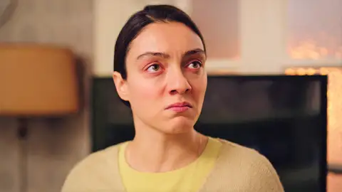 Han muestra a Gülben su verdadero futuro con Esat: “Esa relación es imposible” Mejores momentos | Capítulo 15