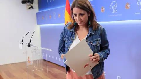 Adriana Lastra justifica su salida de la portavocía del PSOE en el Congreso: "Iba siendo hora de centrarme" Adriana Lastra justifica su salida de la portavocía del PSOE en el Congreso: "Iba siendo hora de centrarme"