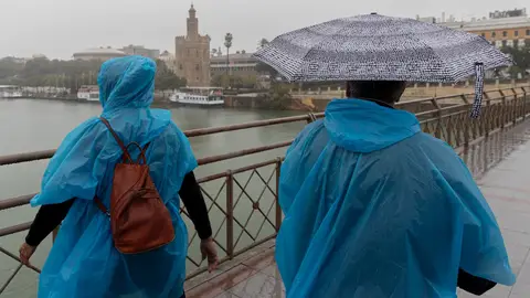 Imagen de archivo de una tormenta en la ciudad de Sevilla Imagen de archivo de una tormenta en la ciudad de Sevilla