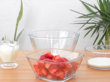 Deliciosa y sencilla receta para hacer helado de fresa en casa con ingredientes naturales