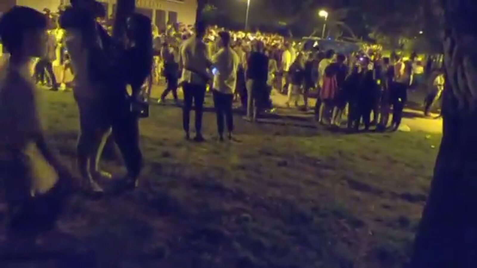 Desalojadas 1.400 personas en varios botellones en el Parque del Ebro de Logroño