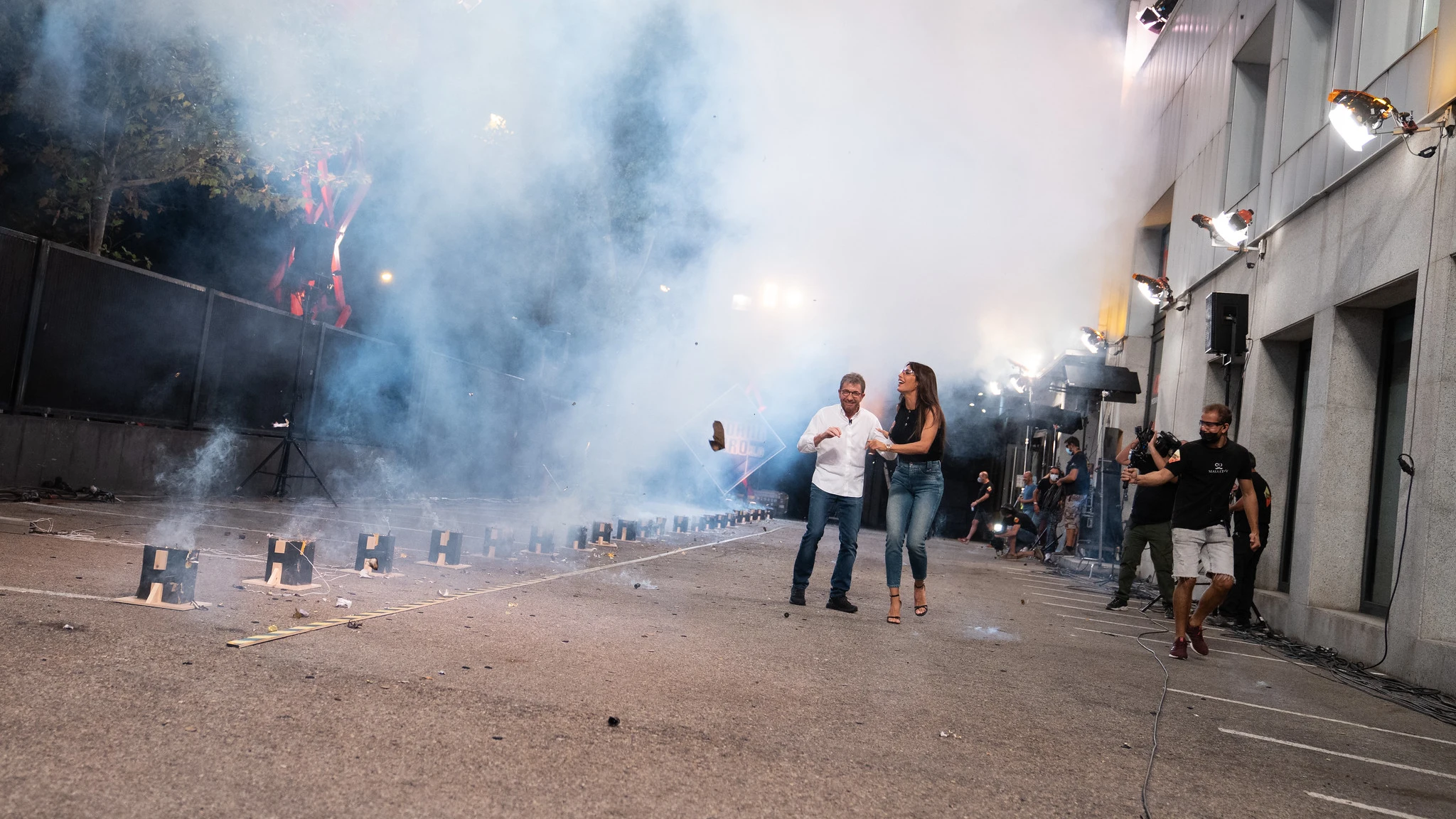 Marron crea un pasillo de fuegos artificiales dando el pistoletazo de salida a la nueva temporada Ciencia Marron