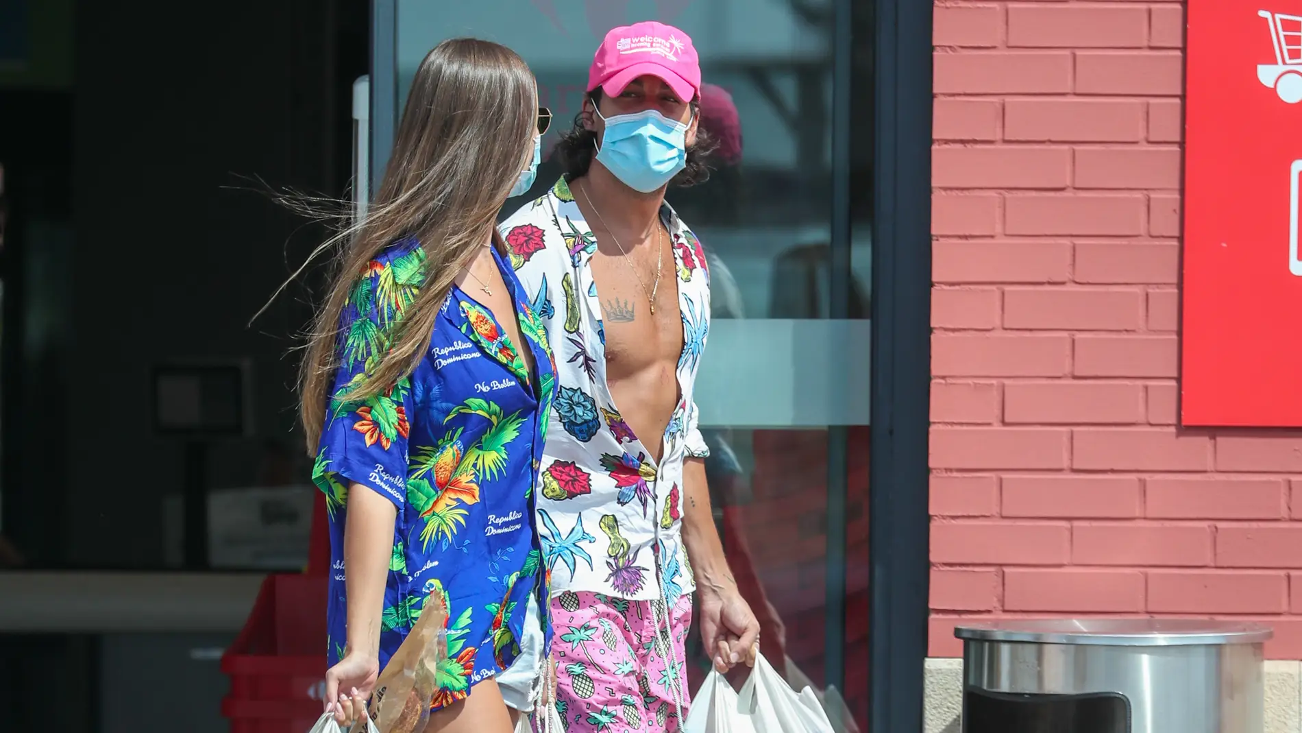 Mario Casas y Desiré Cordero