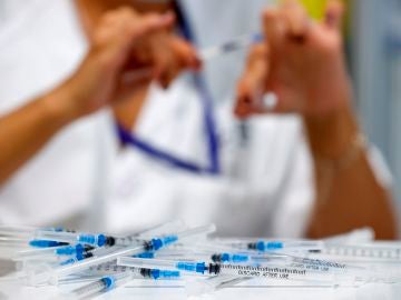 La EMA estudia la petición de Pfizer de una tercera dosis de la vacuna contra el coronavirus