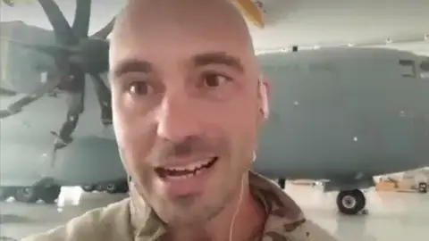 Manuel Caamaño, sargento en Afganistán y campeón de España de carreras de obstáculos: "En Kabul tenías que ser fuerte, la cabeza te jugaba malas pasadas" Manuel Caamaño, sargento en Afganistán y campeón de España de carreras de obstáculos: "En Kabul tenías que ser fuerte, la cabeza te jugaba malas pasadas"