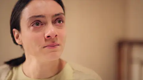 Esta noche: Gülben, dispuesta a todo por luchar por su amor con Esat: “No podréis separarnos” Han intenta hacer ver la realidad a su hermana, pero vuelve a fracasar.