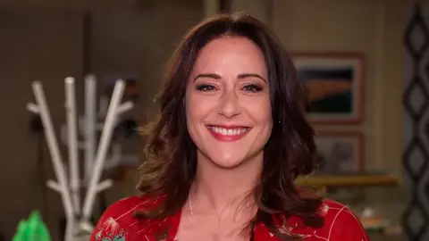 Luz Valdenebro, en el último día de rodaje de la novena temporada: "Acabar sabiendo que vuelves es otra cosa" Luz Valdenebro, en el último día de rodaje de la novena temporada: "Acabar sabiendo que vuelves es otra cosa"
