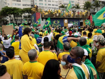 Simpatizantes del presidente Bolsonaro se manifiestan en su apoyo en día de la Independencia de Brasil