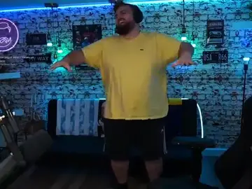 Ibai Llanos revoluciona las redes a golpe de baile: "Quién quiere hacer el nuevo baile de TikTok" Ibai Llanos revoluciona las redes a golpe de baile: "Quién quiere hacer el nuevo baile de TikTok"