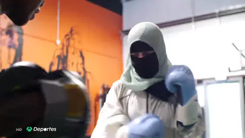 Ahlam Mohammad Ali, la boxeadora que anima al resto de musulmanas a entrenar con el niqab Ahlam Mohammad Ali, la boxeadora que anima al resto de musulmanas a entrenar con el niqab