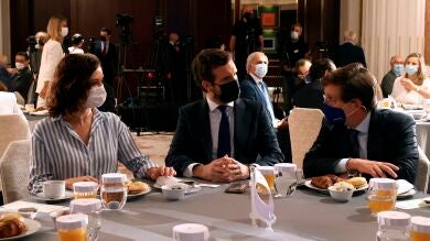 Isabel Díaz Ayuso y José Luis Martínez-Almeida en la carrera por hacerse con la presidencia del PP de Madrid