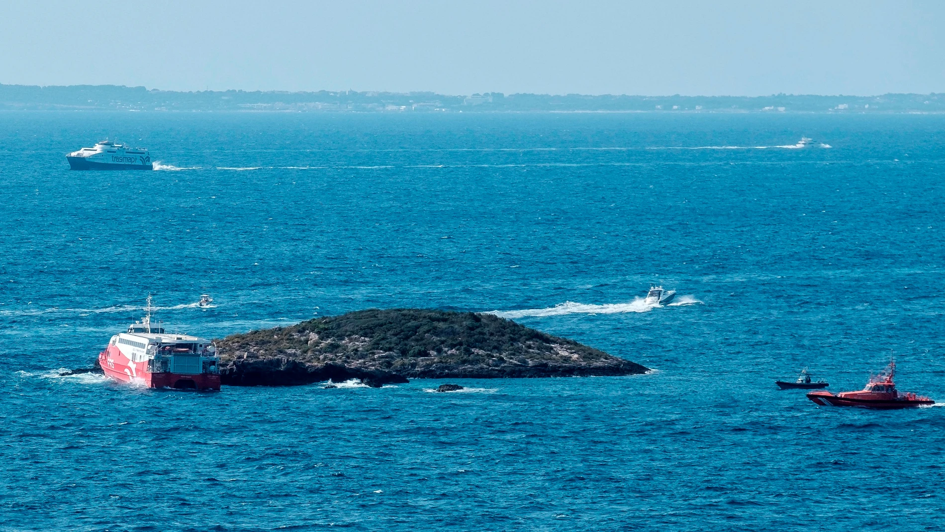 Investigan por homicidio al patrón del barco que chocó con un ferri en Ibiza y causó la muerte de un hombre