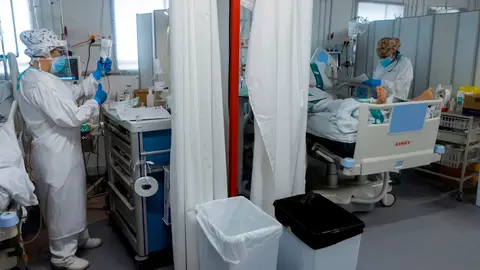 Los negacionistas y antivacunas de Estados Unidos colapsan los hospitales del país Los negacionistas y antivacunas de Estados Unidos colapsan los hospitales del país