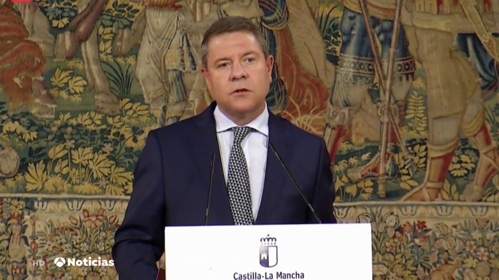 Emiliano García-Page pide administrar la tercera dosis de la vacuna covid en las residencias de mayores
