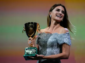 Penélope Cruz gana la Copa Volpi a la Mejor Actriz en el Festival de Venecia Penélope Cruz gana la Copa Volpi a la Mejor Actriz en el Festival de Venecia