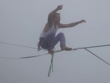 Festival de funambilismo en los Alpes suizos a 450 metros de altura