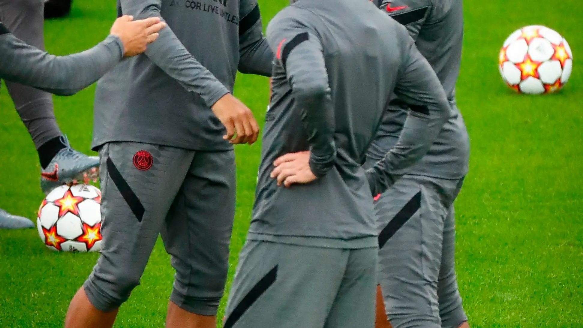 Messi, Neymar y Mbappé se entrenan antes de medirse al Brujas en la Champions Messi, Neymar y Mbappé se entrenan antes de medirse al Brujas en la Champions