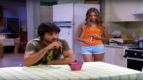 La primera escena de Sara y Lucas La primera escena de Sara y Lucas