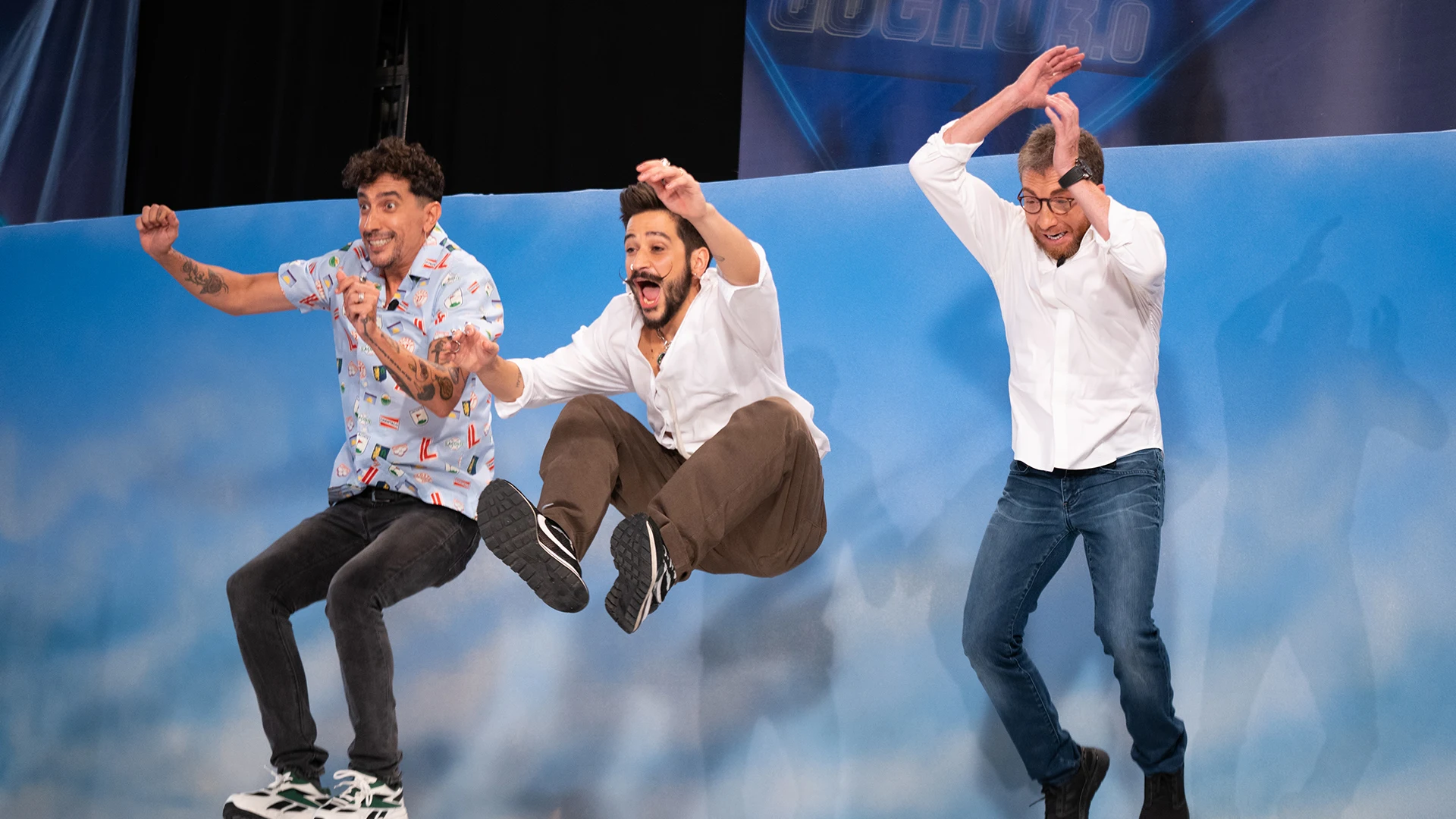 Camilo alucina con el videoclip en vivo de su tema 'KESI' de la mano de Marron en 'El Hormiguero 3.0' Camilo alucina con el videoclip en vivo de su tema 'KESI' de la mano de Marron en 'El Hormiguero 3.0'