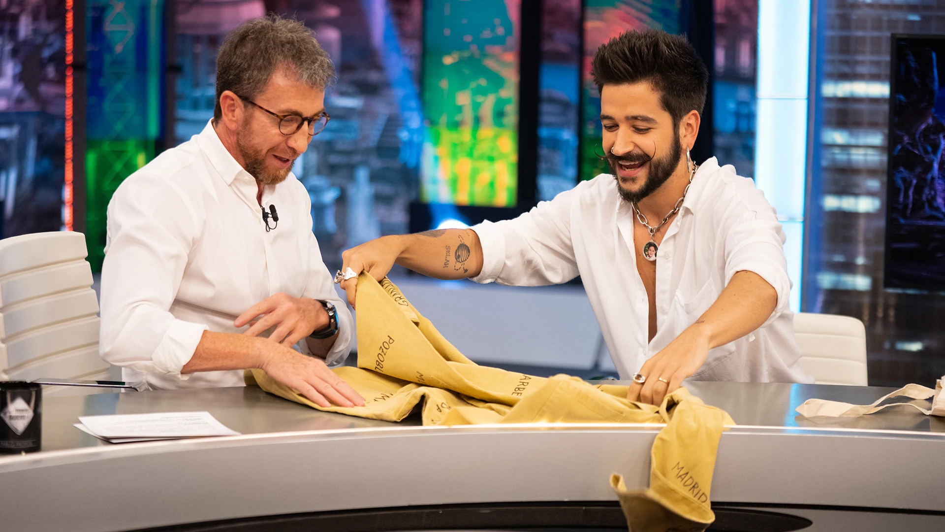 El especial regalo de Camilo a Pablo Motos: "'El Hormiguero 3.0' ha sido algo muy importante para mi entrada en España" El especial regalo de Camilo a Pablo Motos: "'El Hormiguero 3.0' ha sido algo muy importante para mi entrada en España"