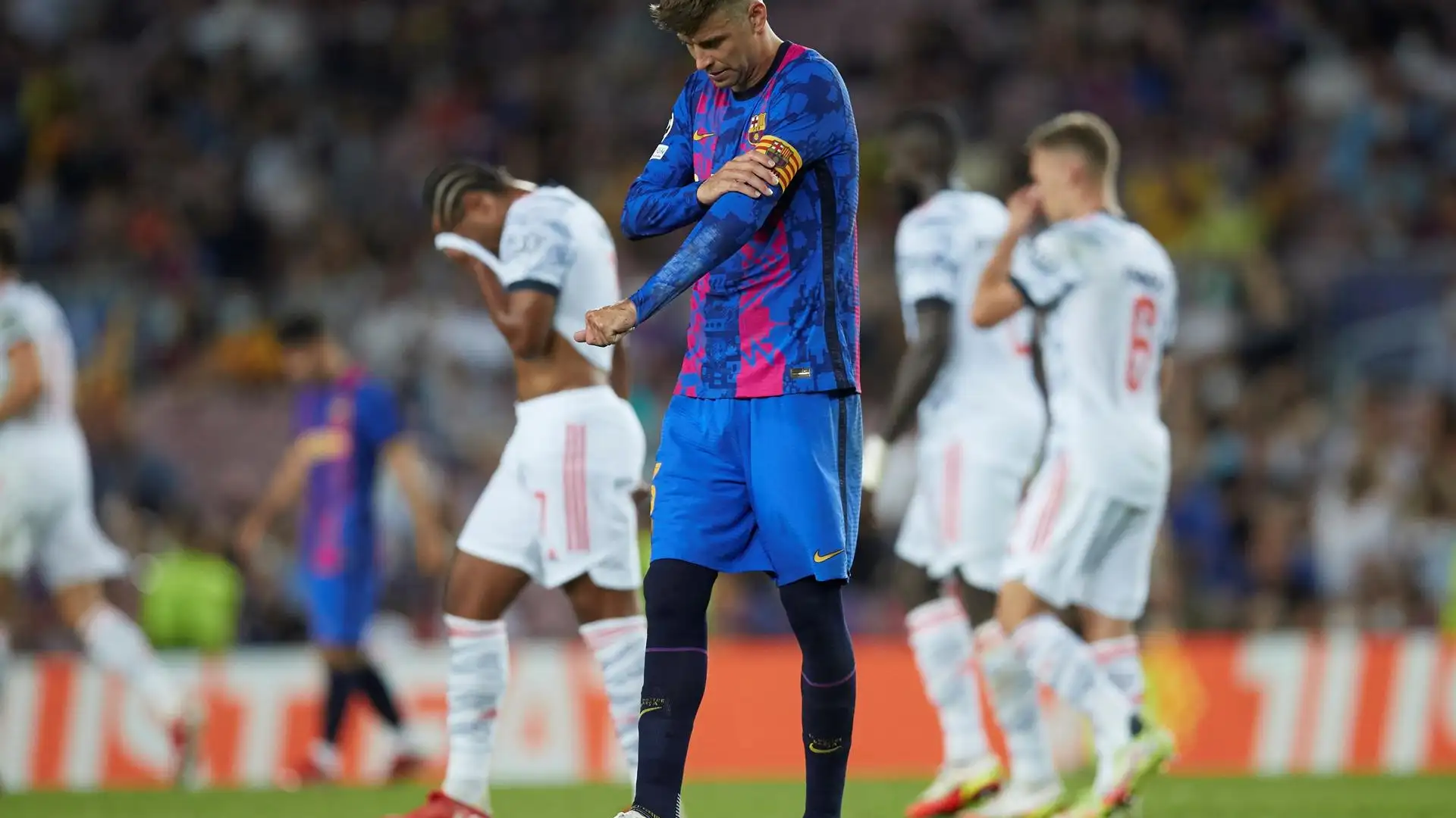 Gerard Piqué en el partido de fútbol de la Liga de Campeones de la UEFA del Fútbol Club Barcelona Gerard Piqué en el partido de fútbol de la Liga de Campeones de la UEFA del Fútbol Club Barcelona