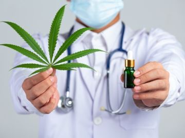 El primer medicamento hecho exclusivamente a base de cannabis ya se vende en España