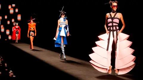 Arranca la Mercedes Benz Fashion Week Madrid con el debut de Bad Gyal Arranca la Mercedes Benz Fashion Week Madrid con el debut de Bad Gyal