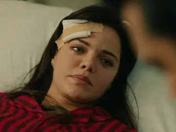 “Te quiero, Demir", la declaración de amor de Züleyha bajo la atenta mirada de Yilmaz “Te quiero, Demir", la declaración de amor de Züleyha bajo la atenta mirada de Yilmaz