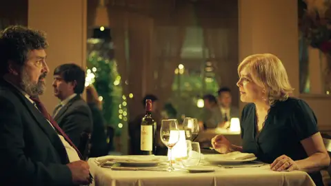 La catastrófica cena de Paco con Dolores: “¿No te has notado una bajada de apetito sexual?” La catastrófica cena de Paco con Dolores: “¿No te has notado una bajada de apetito sexual?”