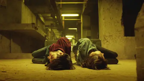 Rober confiesa a Ika por qué le cuesta intimar con mujeres: “Soy transexual” Rober confiesa a Ika por qué le cuesta intimar con mujeres: “Soy transexual”