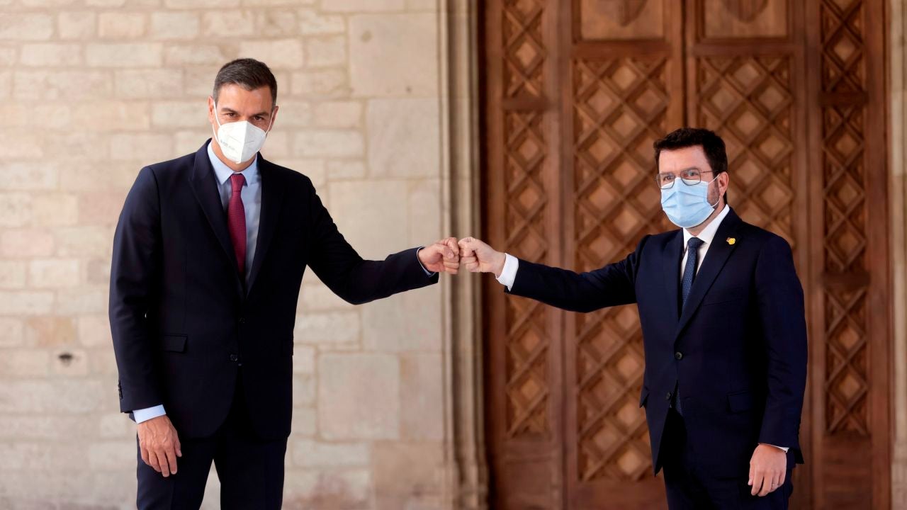 Las posiciones entre Pedro Sánchez y Pere Aragonès siguen distanciadas pero se emplazan a un diálogo sin plazos - Vimarsana News