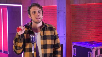 Descubre a Manu Pilas, el leñador de 'Veo cómo cantas': del 'Bella Ciao' a su sueño cumplido en 'Los Miserables'