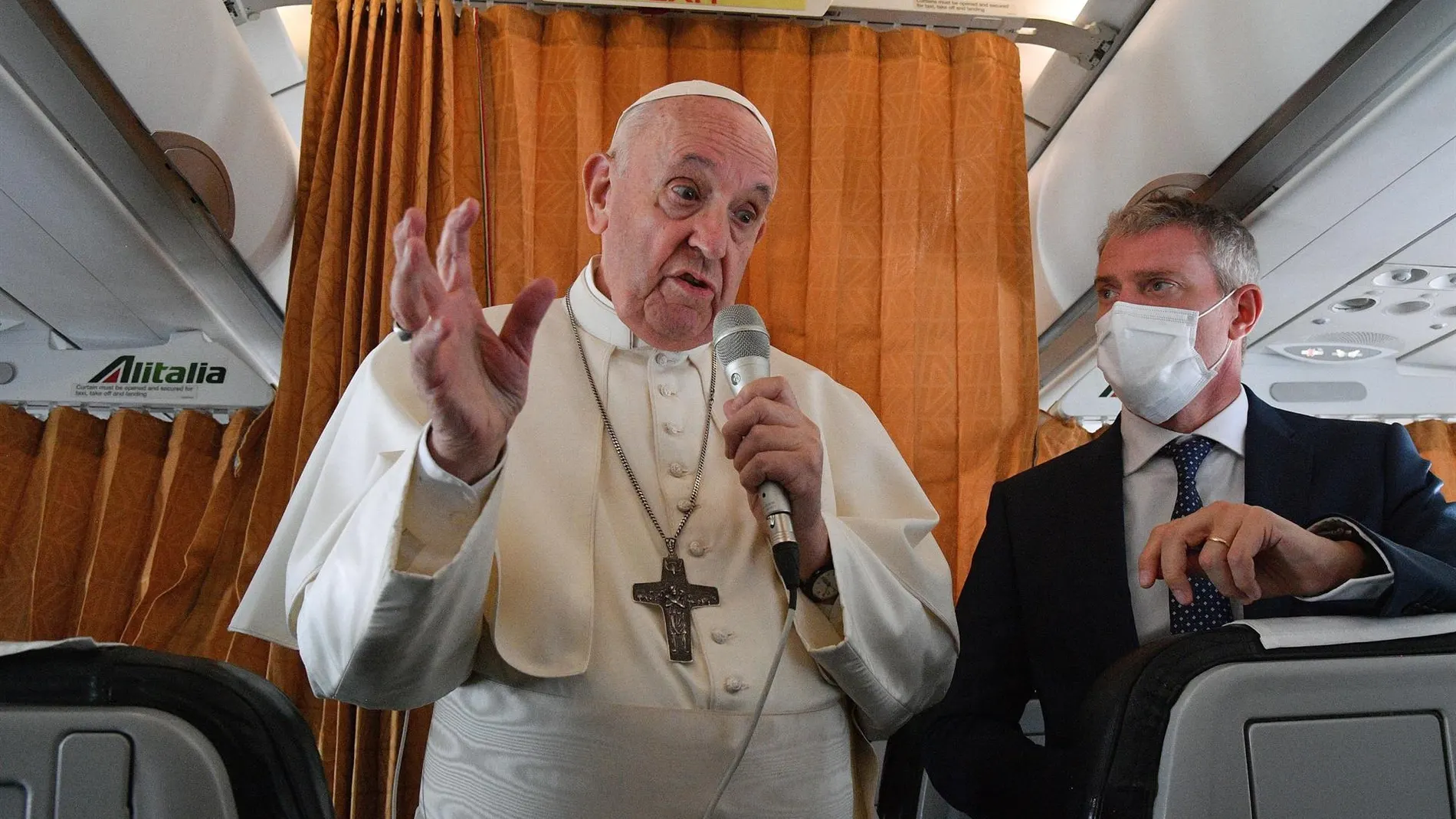 El papa apoya los derechos civiles de los homsexuales pero descarta el matrimonio en la Iglesia