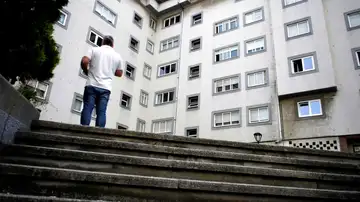 Asesinada a puñaladas una mujer en A Coruña en lo que puede ser un nuevo crimen machista Asesinada a puñaladas una mujer en A Coruña en lo que puede ser un nuevo crimen machista