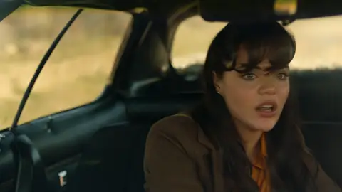 Züleyha y Müjgan sufren un accidente de coche Züleyha y Müjgan sufren un accidente de coche