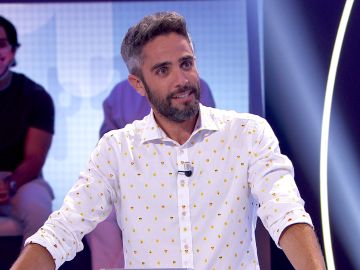 Roberto Leal sorprende con su camisa de emojis: “Esta vez gano a Marco Antonio